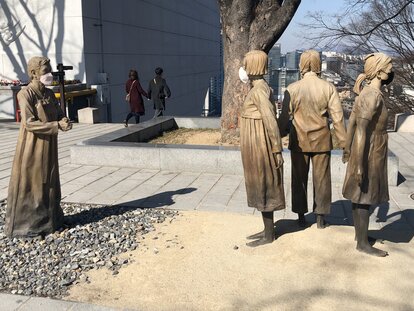 Skulpturengruppe Trostfrauen