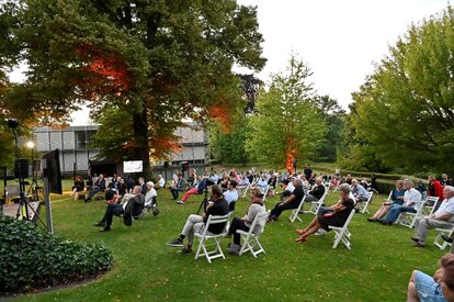 Präsentation der Videoperformance „Little Boy“ der Oxymoron Dance Company