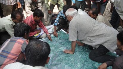 Discussing land rights in Gujarat