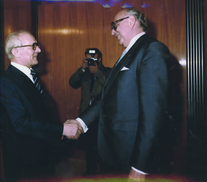 Wolfgang Mischnick und Erich Honecker, Ost-Berlin 1987.