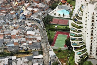 Muro en Favelas Brasil