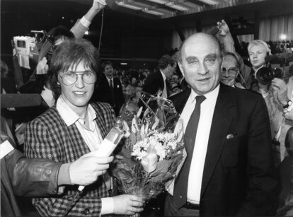 Otto Graf Lambsdorff gratuliert Irmgard Adam-Schwaetzer