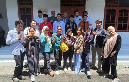 Kunjungan ke jemaat Ahmadiyah di Bali.