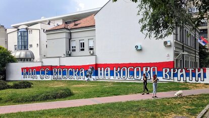 Eins von dutzenden „Wenn die Armee in den Kosovo zurückkehrt“-Graffiti in Belgrad