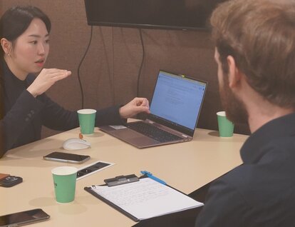 Jannik Krahe is interviewing Ara Goh