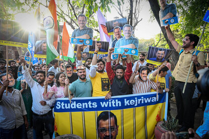 Studenten der CYSS, des Studentenflügels der Aam Admi Party, während eines Protestmarsches gegen die Verhaftung von Delhis Ministerpräsident Arvind Kejriwal
