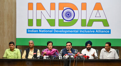 Pressekonferenz der Führer der Indian National Developmental Inclusive Alliance (INDIA)