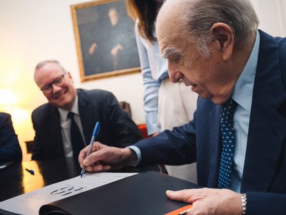 Dr. Hans-Dieter Holtzmann and Julio María Sanguinetti