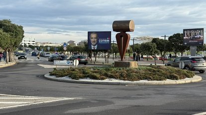 A presidential campaign billboard in Póvoa de Varzim, Portugal.
