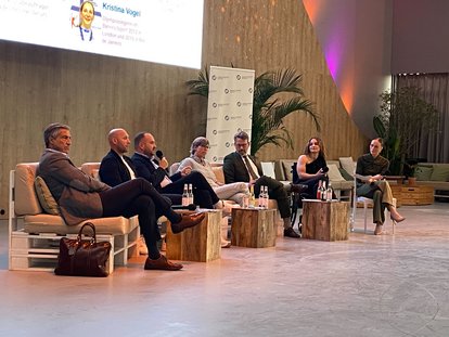 V. l. n. r.: Kaweh Niroomand, Ronald Rauhe, Peter Langer, Natascha Keller, Otto Fricke, Kristina Vogel, Caroline Labes