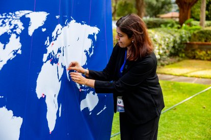 Prerna marking India on the participants’ world map.