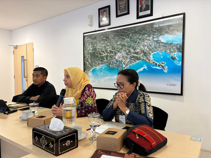 The Ministry of Human Rights and FNF Indonesia delegation visits the Mandalika tourism development area to discuss the application of Business and Human Rights principles in managing a large-scale tourism project.