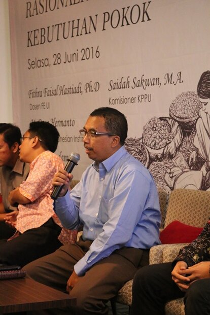 Diskusi Publik “Rasionalitas Kenaikan Harga Kebutuhan Pokok”