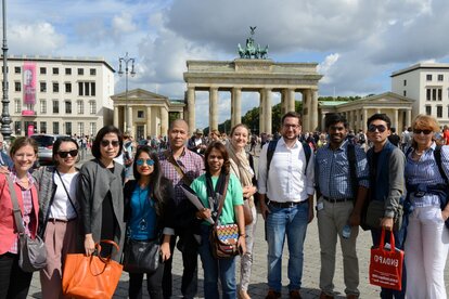 vor dem Brandenburger Tour