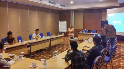 Suasana Lokakarya Bersama Fasilitator dari DYCC