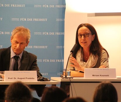 Mr Pradetto and Mrs Kosmehl on the Panel in Hamburg