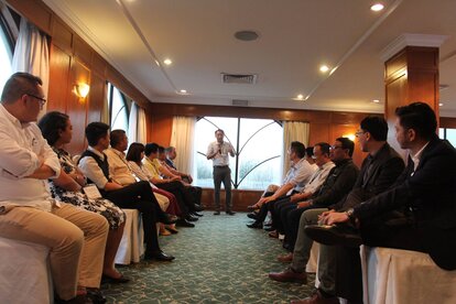 Sesi "Redactive Debate"