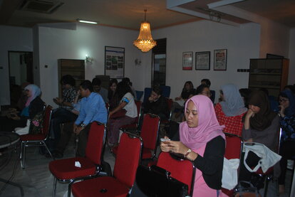 Diskusi FNF Mundurnya AS dari Paris Agreement