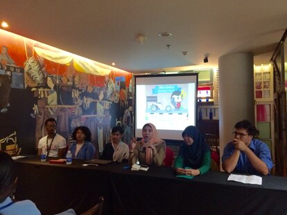 Diskusi Panel Site Visit Busway #PedestrianFirst @Kopi Oey