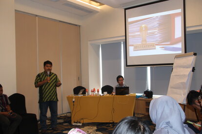 Sesi Kebijakan Publik oleh Rofi Uddarojat