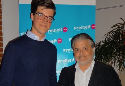 Mit Anwalt Dr. Daimagülers auf einer Veranstaltung der Stiftung.