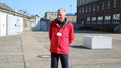 Lothar Schulz, a political prisoner himself recounts his experiences in the Soviet Prison during the communist dictatorship in Berlin