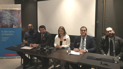 „Von Demokratie zu Diktatur“