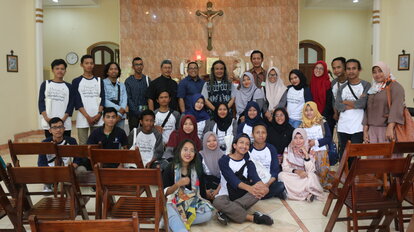 Kunjungan ke Rumah Retret Nazareth