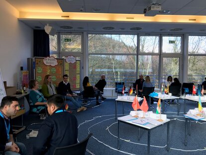 Suasana Seminar di Akademi