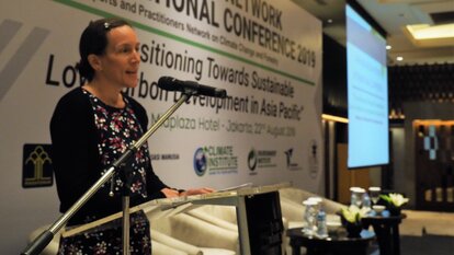 Pembukaan oleh Dr. Almut Besold, Country Director FNF Indonesia