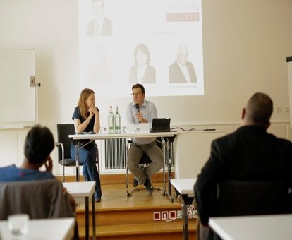 Diskusi dengan Jorg Barens