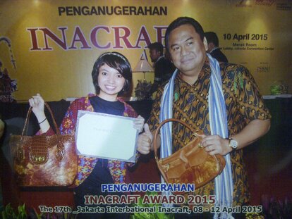 Vania Santoso with her products, heySTARTIC, received INACRAFT AWARD 2015