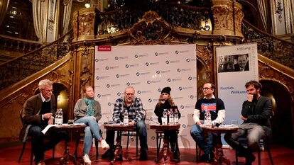 Christoph Heinemann (Moderator), Marija Aljochina, Alexander Cheparukhin, Julius Freytag-Loringhoven, Martin Hammer (v.l.n.r)