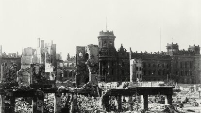 Dresden nach der Bombardierung 1945