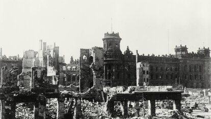 Dresden nach der Bombardierung 1945