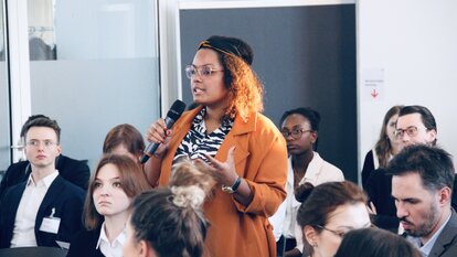 Die Teilnehmer beteiligten sich mit großem Interesse an den Diskussionen