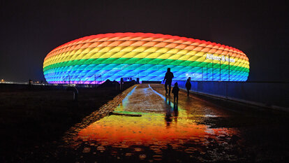 Allianz-Arena Regenbogenfarben