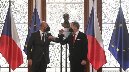 Der tschechische Premierminister Petr Fiala (rechts) und der Präsident des Europäischen Rates Charles Michel (links)
