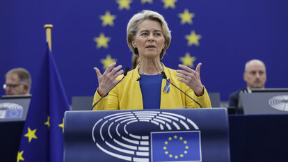 Die Präsidentin der Europäischen Kommission Ursula von der Leyen während ihrer Rede zur Ukraine im Europäischen Parlament in Straßburg