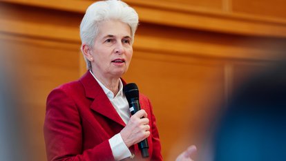 Women in Security VA Strack-Zimmermann alleine