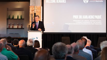 Prof. Dr. Paqué bei seiner Rede