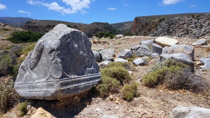 In vielen Gegenden Griechenlands können Strandurlaub, Bergwanderungen und Kultur miteinander verbunden werden.