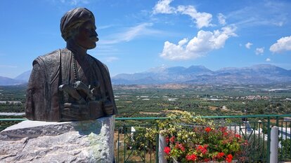 Die Griechen sind ein freiheitsliebendes Volk. Denkmäler, die an den Freiheitskampf gegen verschiedene Besatzer erinnern, gibt es in fast jedem Dorf.