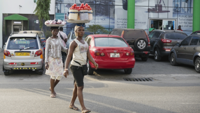 Ghana, Frau, Baby, Tragen, Frauenrechte, Empowerment, Street Vendor