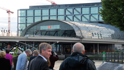 Logistik und Mobilität: Bootstour Westhafen Berlin Friedrich-Naumann-Stiftung für die Freiheit