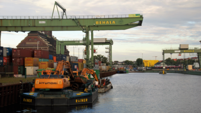 Logistik und Mobilität: Bootstour Westhafen Berlin Friedrich-Naumann-Stiftung für die Freiheit