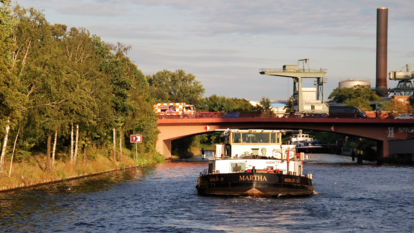 Logistik und Mobilität: Bootstour Westhafen Berlin Friedrich-Naumann-Stiftung für die Freiheit