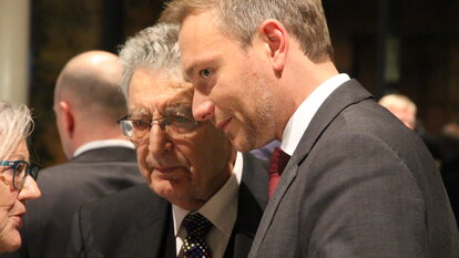 Gerhart Baum und Christian Lindner - zwei Generationen der Freien Demokraten eng verbunden.