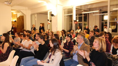Das Publikum während der Diskussion.