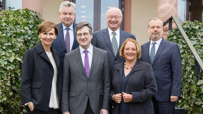 Neuer Vorstand, v.l.n.r. Bettina Stark-Watzinger MdB, Michael Georg Link MdB, Karl-Heinz Paqué, Manfred Richter, Sabine Leutheusser-Schnarrenberger und Hauptgeschäftsführer Steffen Saebisch.